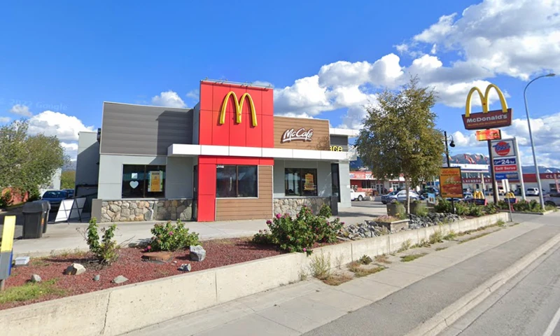 McDonald’s Canada Menu with Prices & Calories [2025 Update]